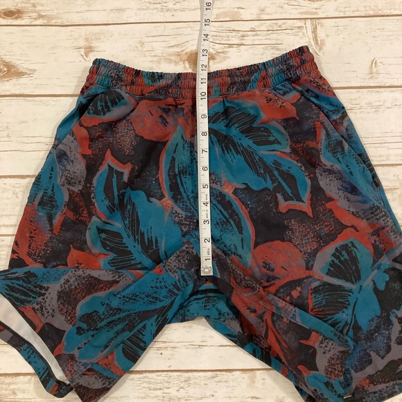 Lululemon Pace Breaker Short 9" *Linerless Tropical Shadow Shark Teal Multi Med - Picture 4 of 15